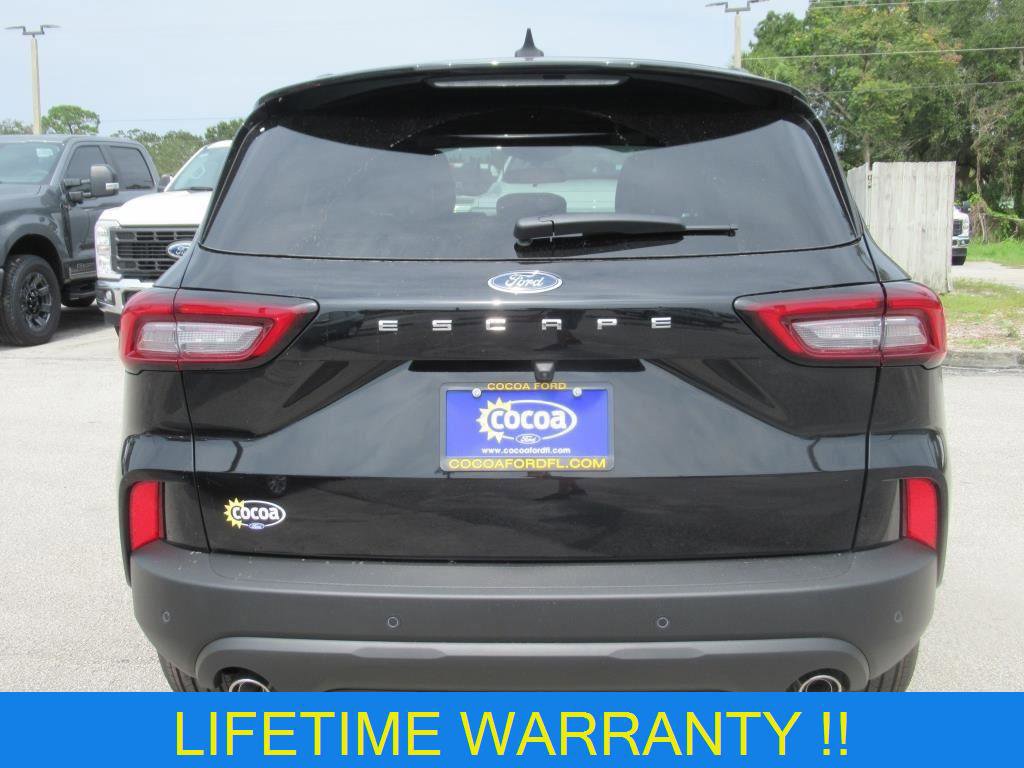 Certified 2025 Ford Escape ST-Line w/ Tech Pack #1 image 3