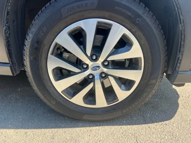 Used 2022 Subaru Outback Premium image 8