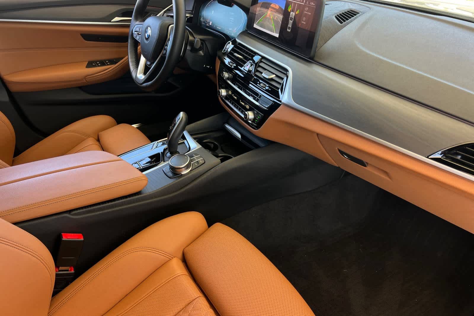 Used 2023 BMW 530i xDrive AWD/4WD image 16