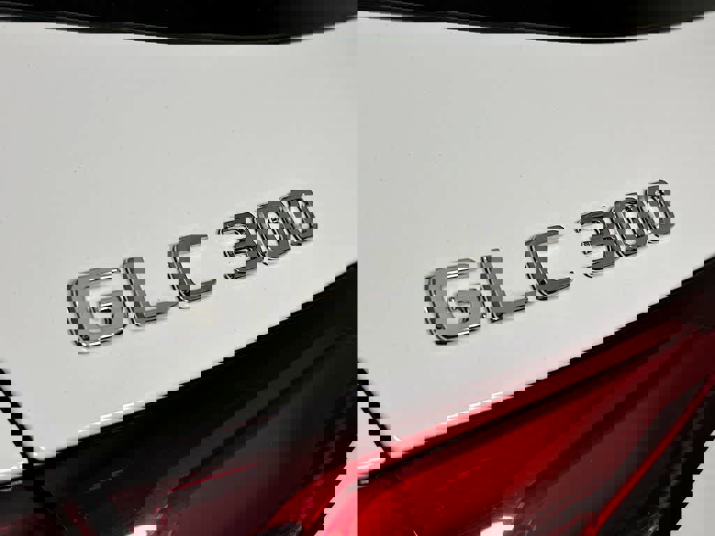 Used 2024 Mercedes-Benz GLC 300 4MATIC image 10