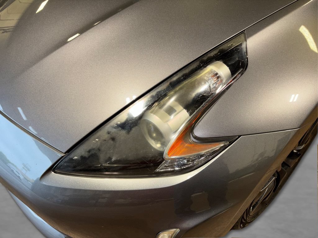 Used 2020 Nissan 370Z Coupe RWD image 20