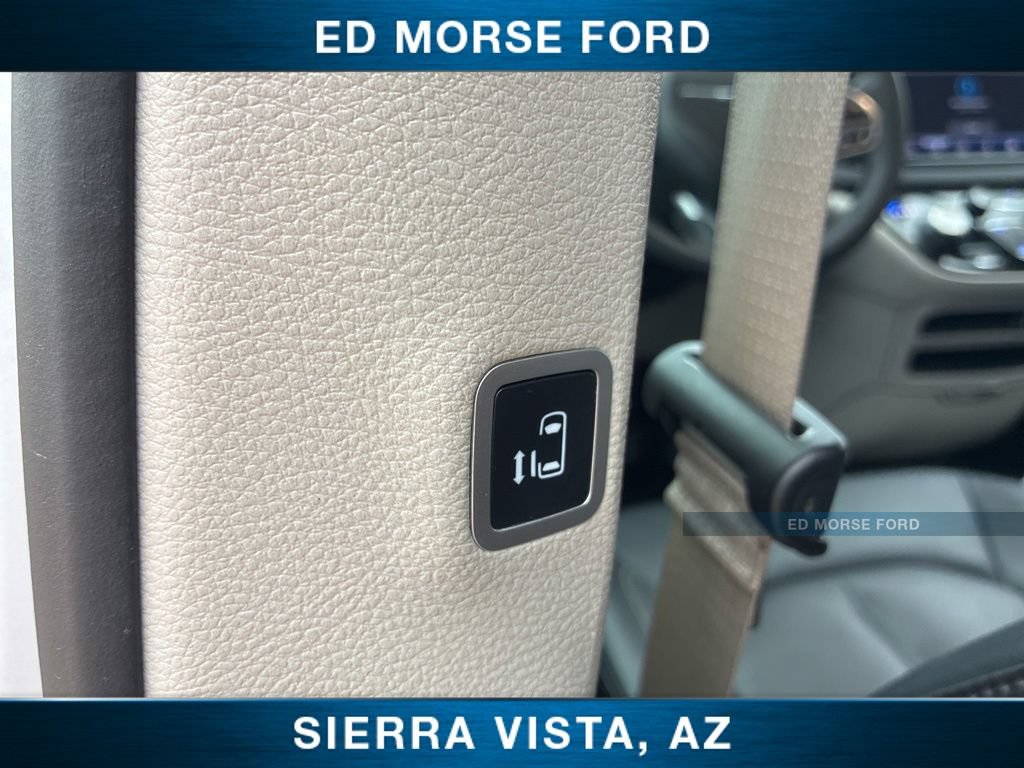 Used 2024 Chrysler Pacifica Touring-L FWD image 23