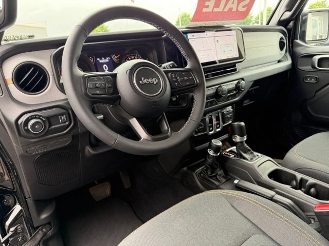 Used 2025 Jeep Wrangler Sport AWD/4WD image 6