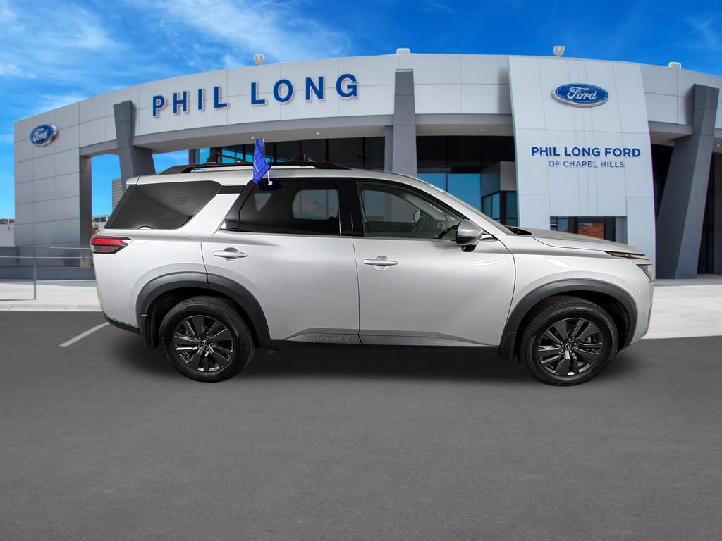 Used 2023 Nissan Pathfinder SV AWD/4WD image 6