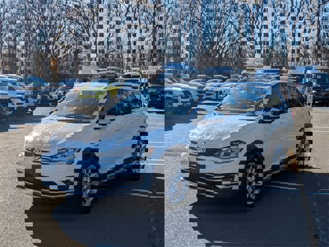 Used 2019 Volkswagen Golf Alltrack SE image 7