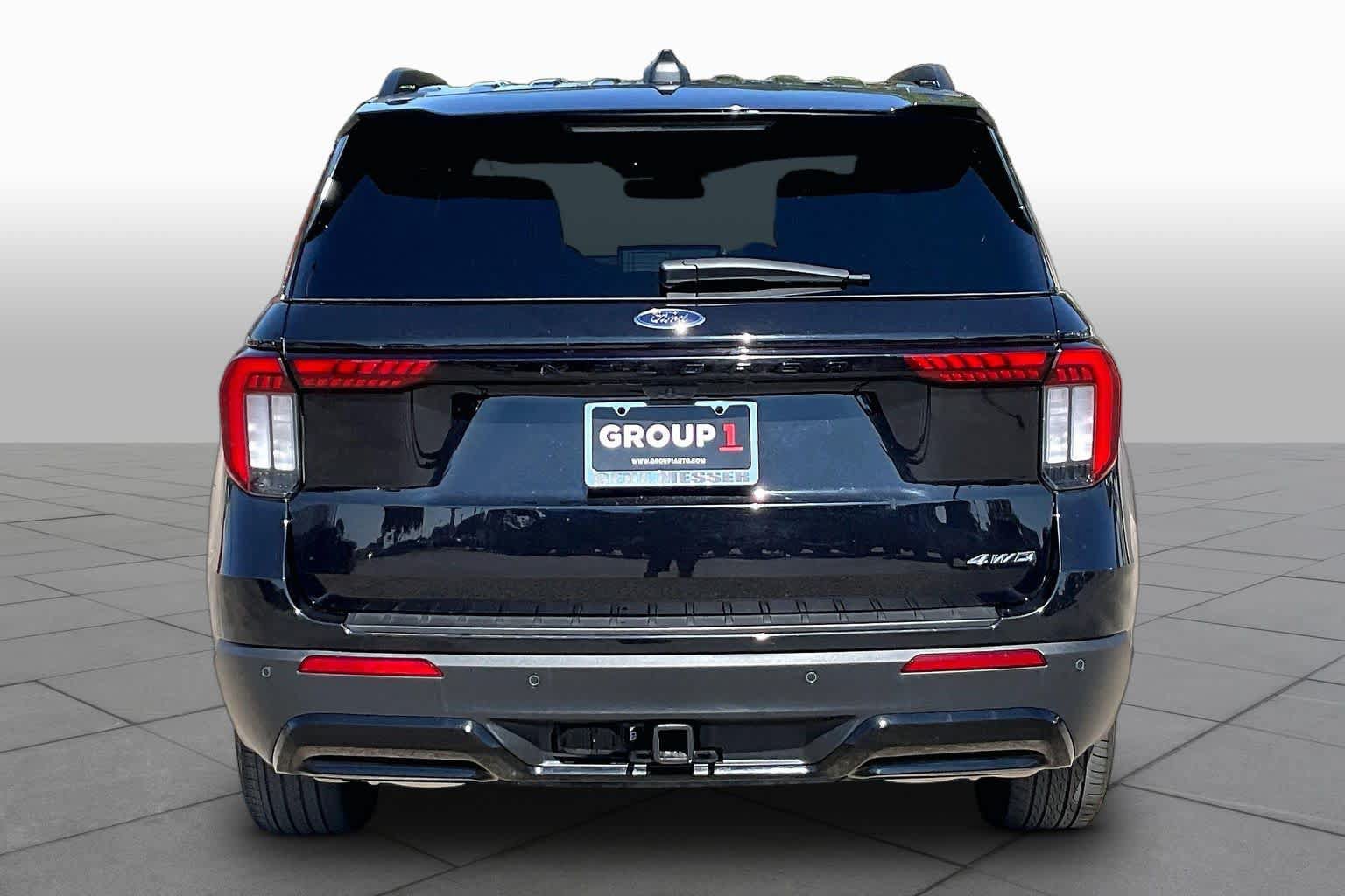 Certified 2025 Ford Explorer ST-Line AWD/4WD image 5