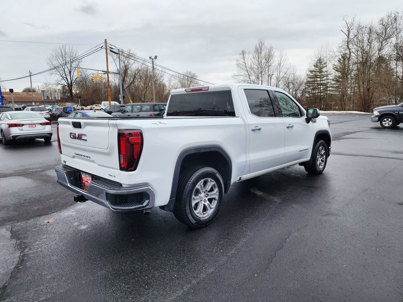 Used 2025 GMC Sierra 1500 SLT AWD/4WD image 5