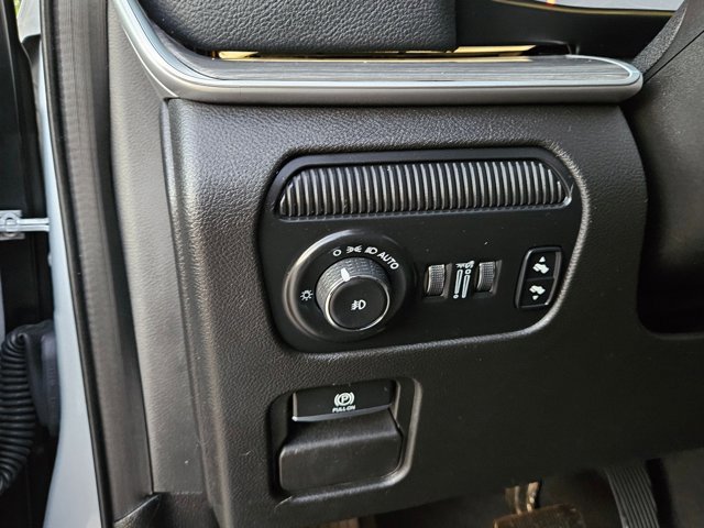 Used 2022 Jeep Wagoneer Series II AWD/4WD image 27