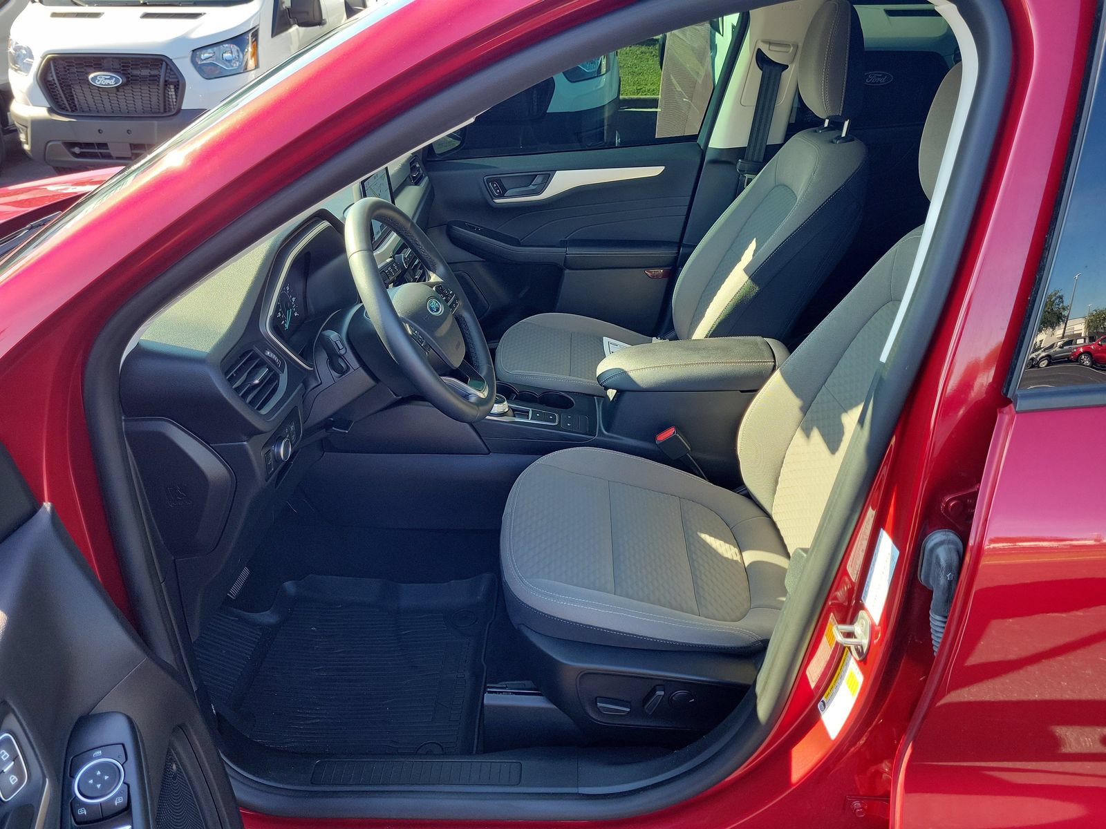 Certified 2022 Ford Escape SE w/ SE Sport Appearance Package FWD image 17