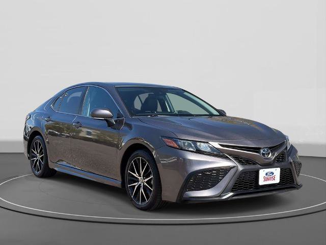 Used 2024 Toyota Camry SE FWD image 4