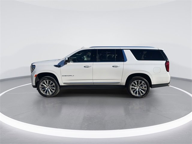 Used 2023 GMC Yukon XL Denali w/ Denali Reserve Package image 4