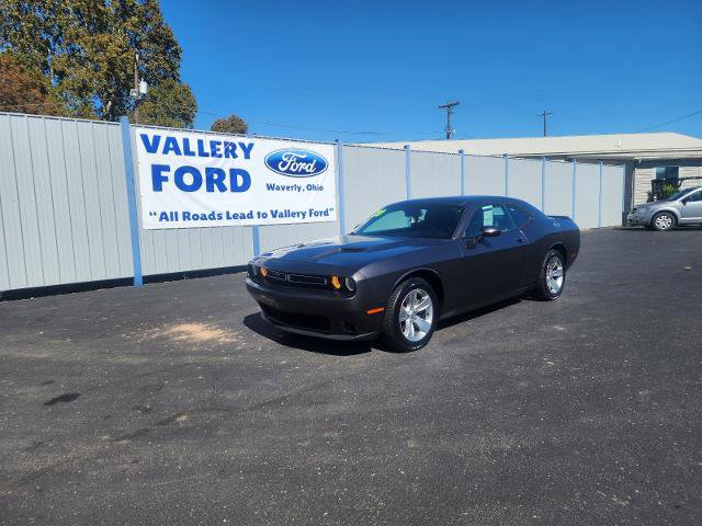 Used 2020 Dodge Challenger SXT RWD image 1