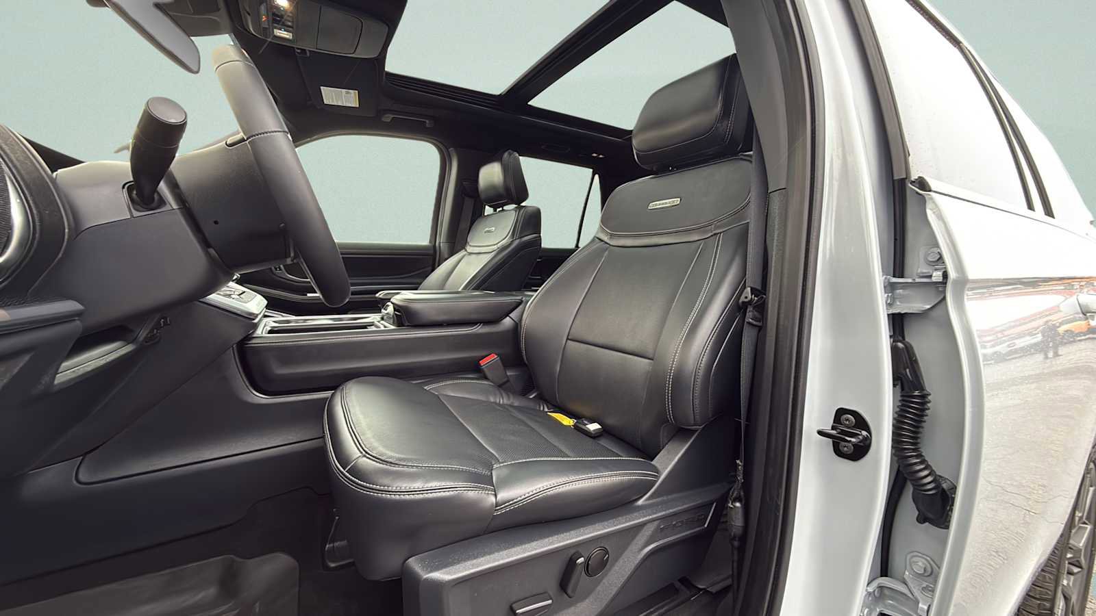 Certified 2025 Ford Expedition Platinum w/ Stealth Performance Package image 26