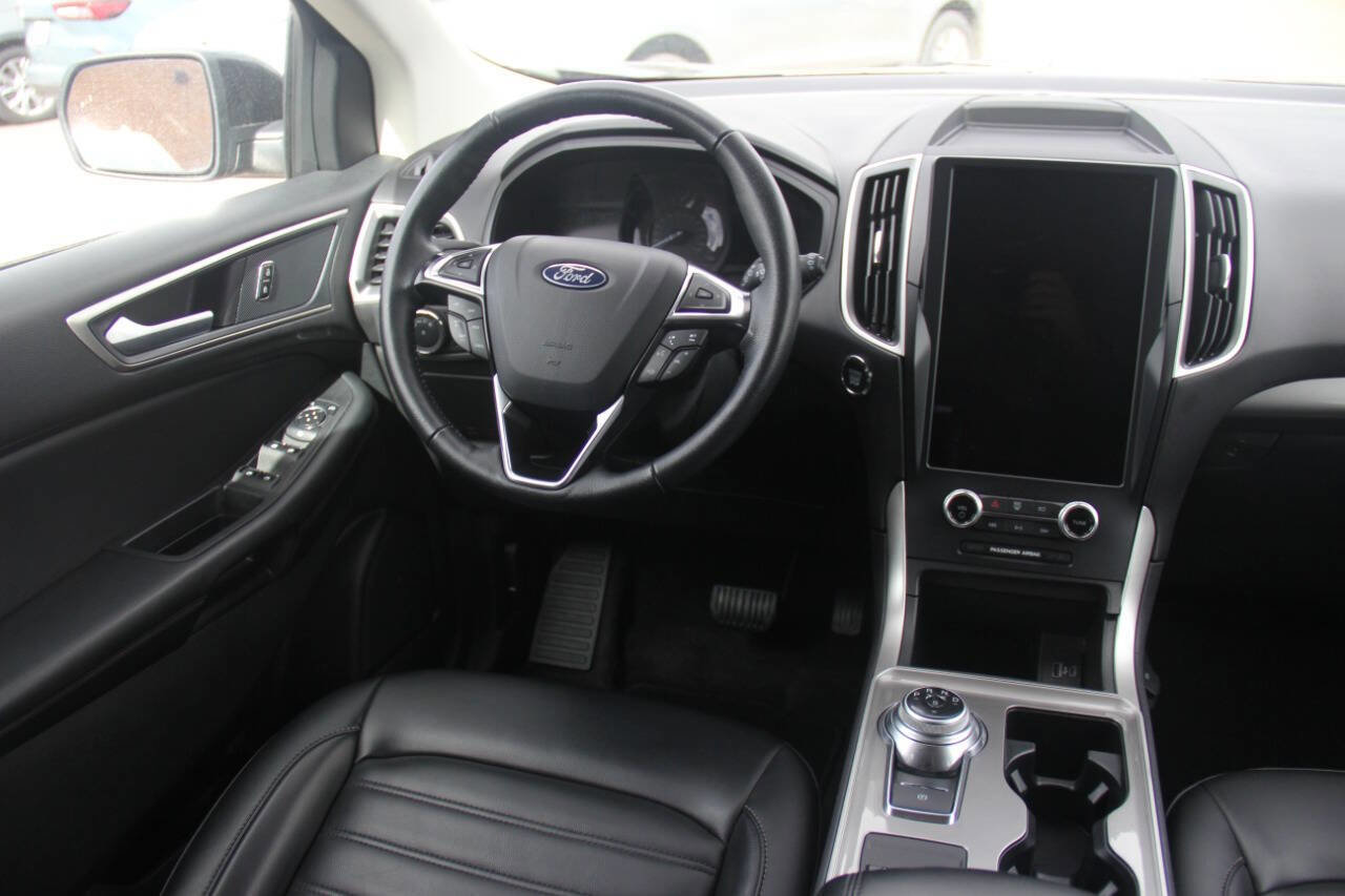 Certified 2024 Ford Edge SEL AWD/4WD image 15