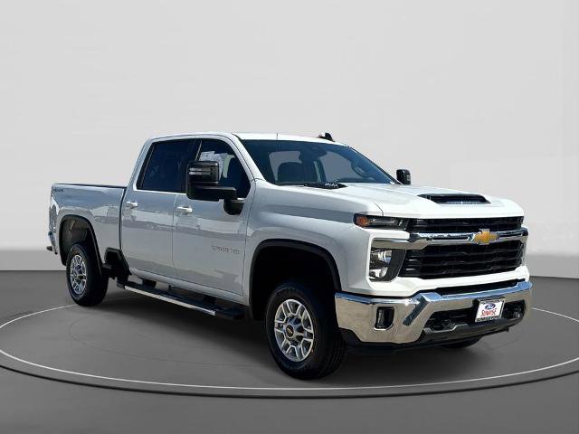 Used 2025 Chevrolet Silverado 2500 LT w/ Convenience Package AWD/4WD image 4