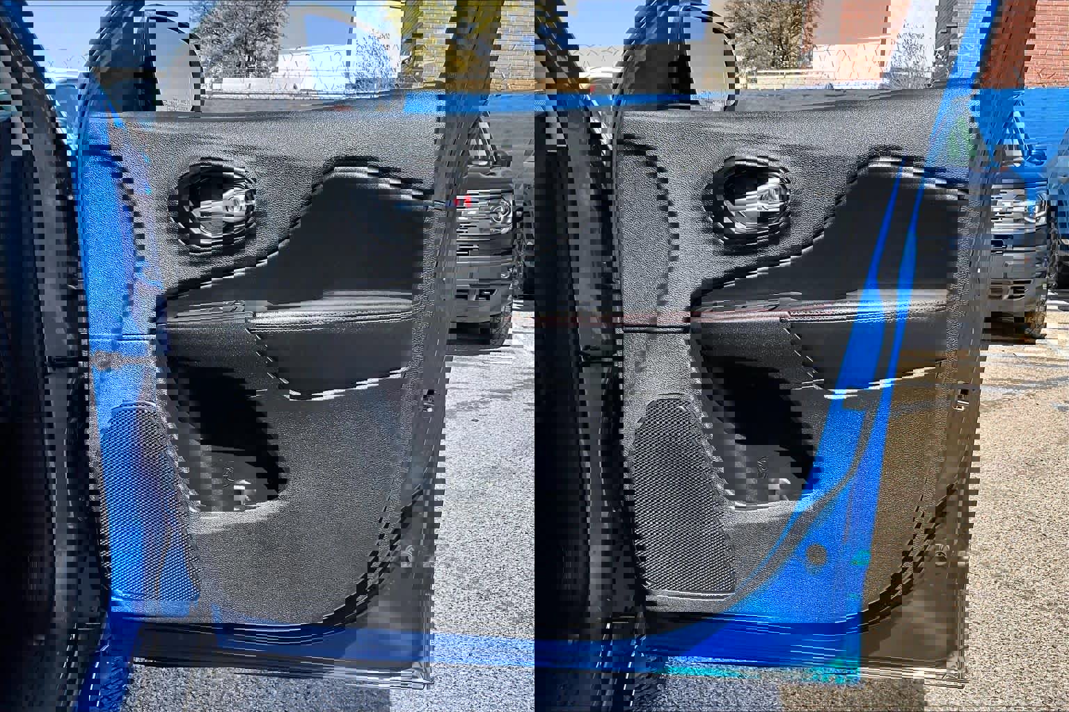 Used 2021 Jeep Cherokee Trailhawk w/ Technology Group image 22