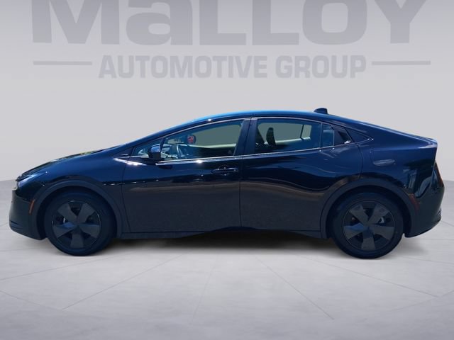 Used 2025 Toyota Prius LE FWD image 2