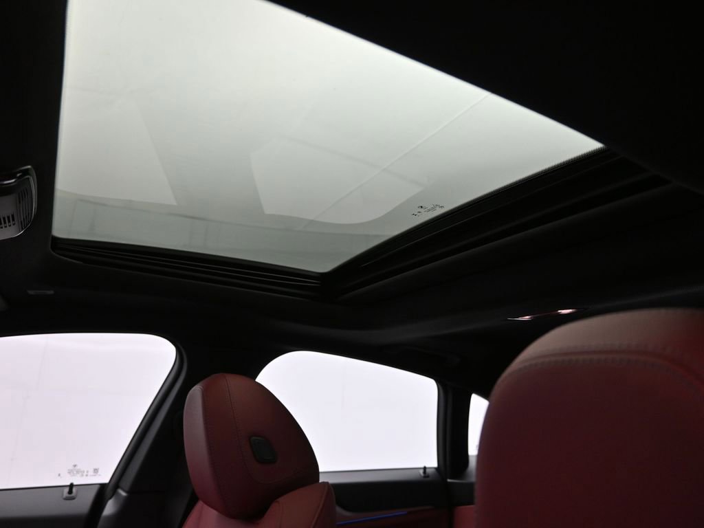 Used 2025 BMW i4 eDrive40 w/ M Sport Package image 39