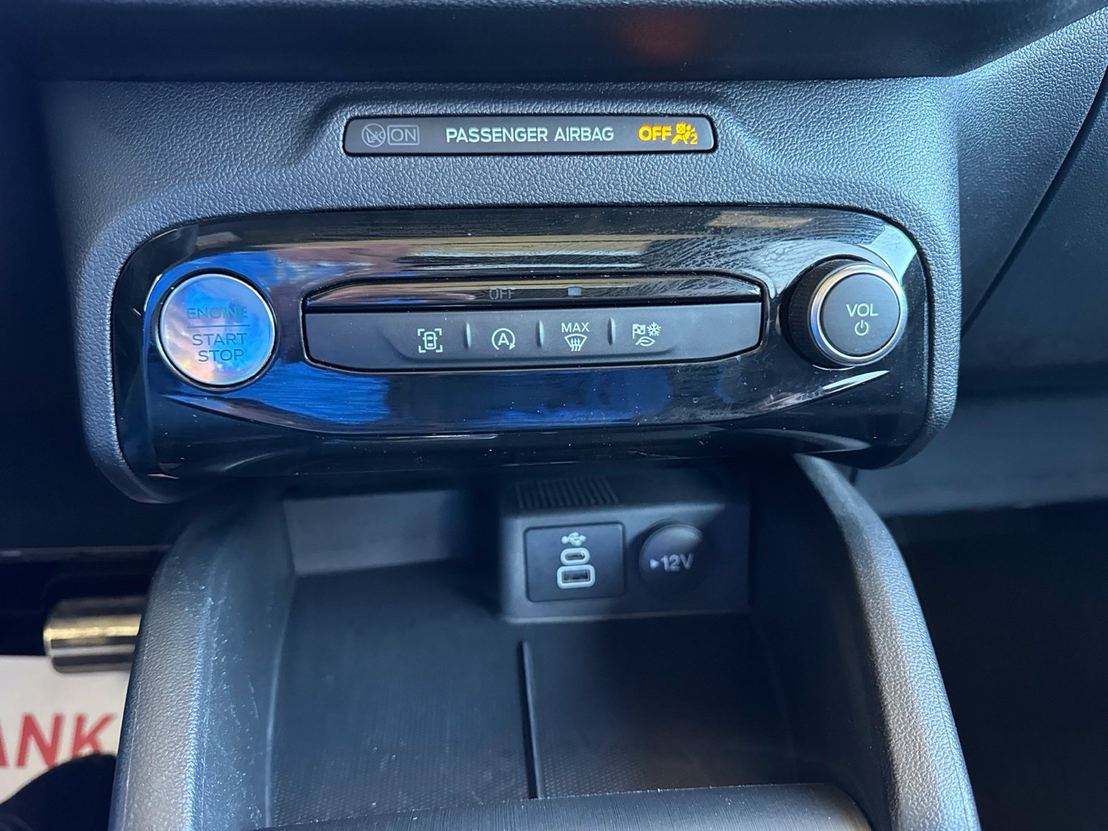 Certified 2024 Ford Escape ST-Line w/ Tech Pack #1 AWD/4WD image 33