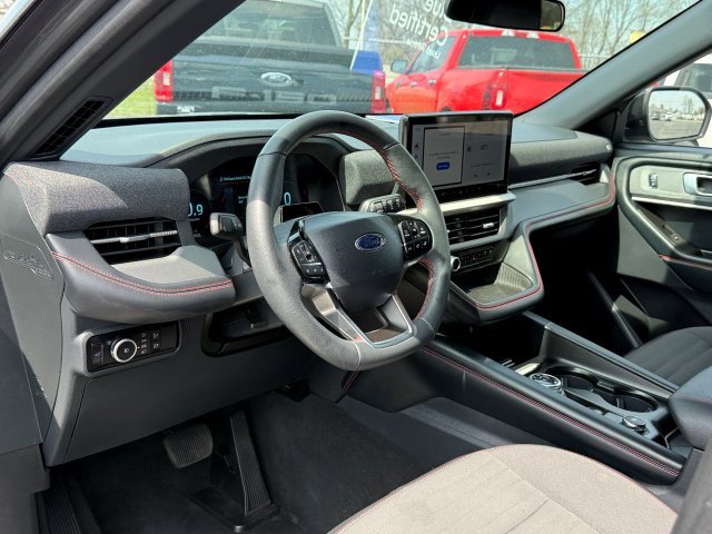 Certified 2025 Ford Explorer ST-Line w/ ST-Line Street Pack AWD/4WD image 14