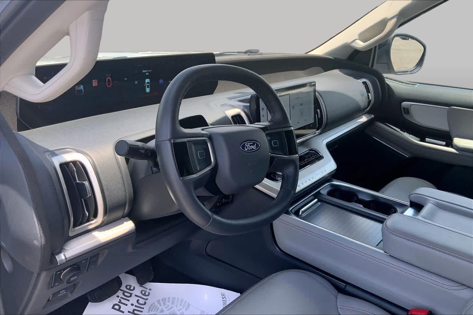 Certified 2025 Ford Expedition Active AWD/4WD image 18