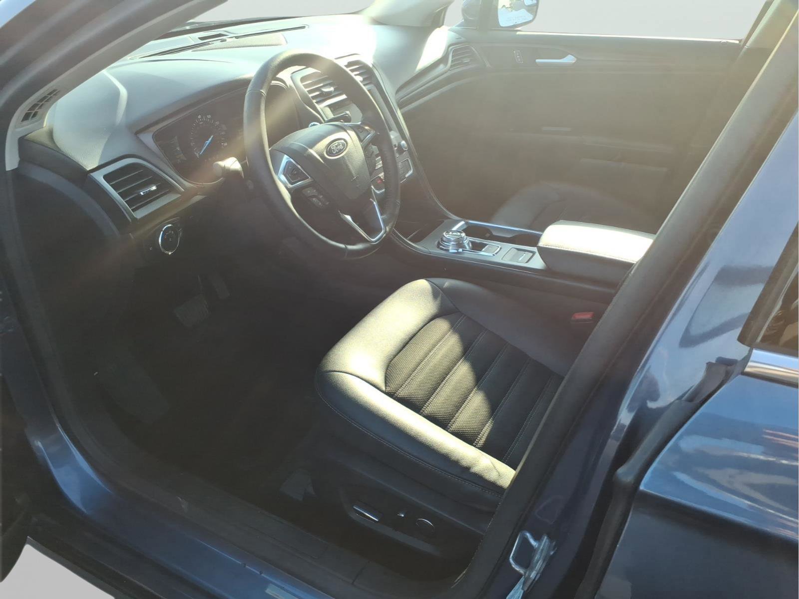 Certified 2018 Ford Fusion SE w/ Equipment Group 201A image 12