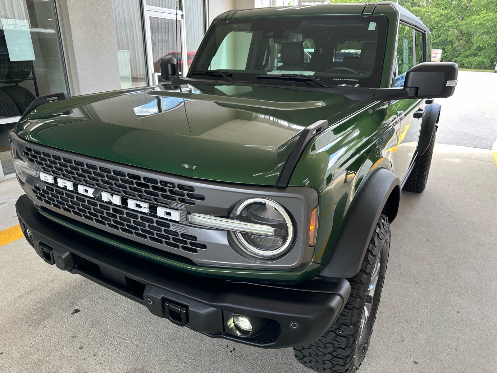 Certified 2025 Ford Bronco Badlands AWD/4WD image 1