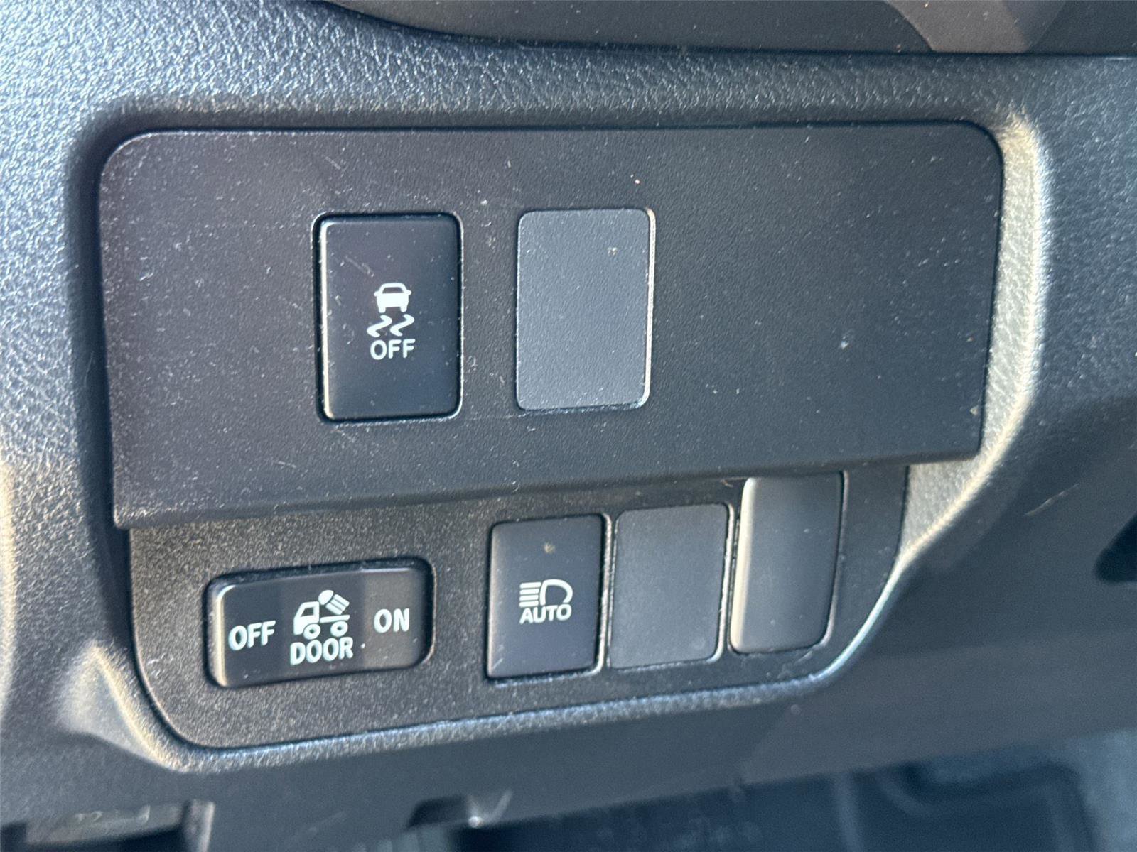 Used 2020 Toyota Tacoma SR5 image 28