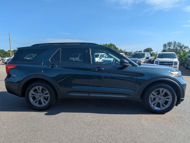 Certified 2022 Ford Explorer XLT w/ Equipment Group 202A RWD image 2