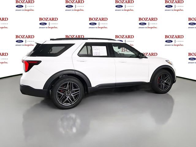 Certified 2025 Ford Explorer ST AWD/4WD image 9