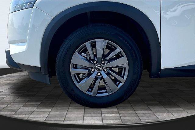 Used 2024 Nissan Pathfinder SV FWD image 9