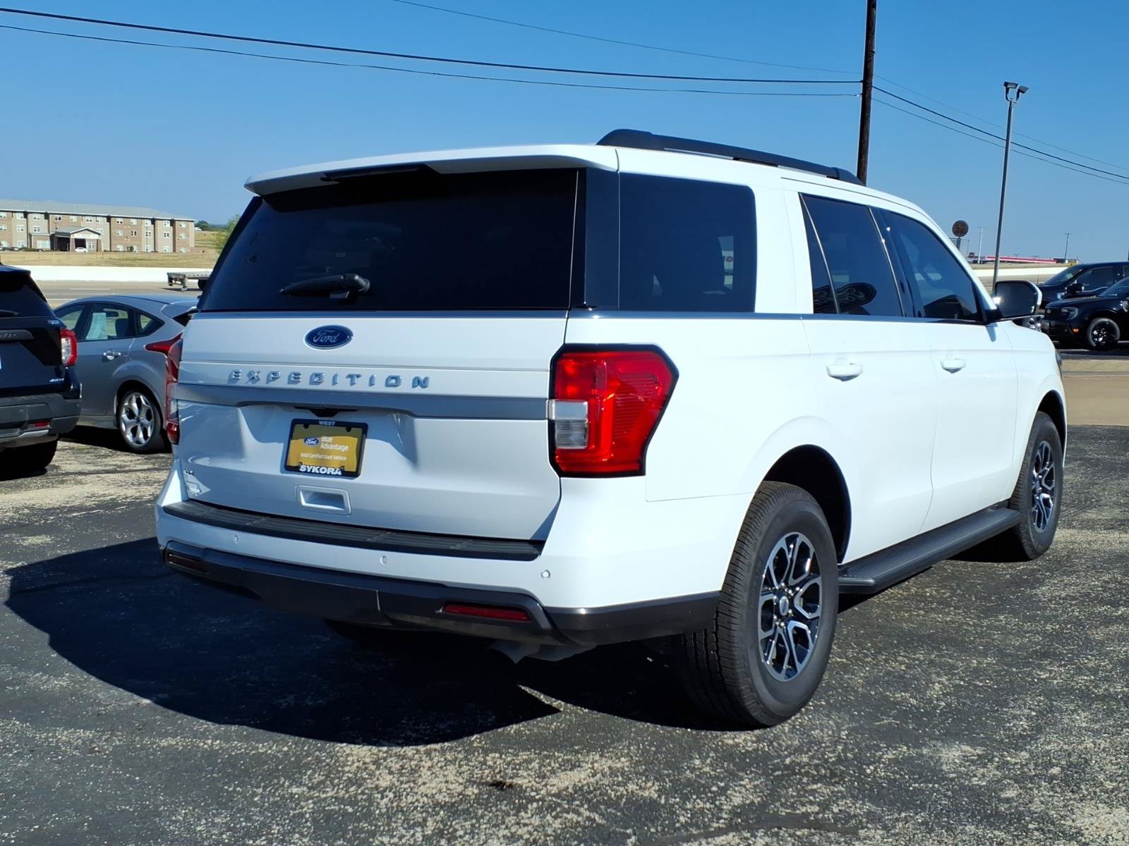 Certified 2023 Ford Expedition XLT RWD image 5