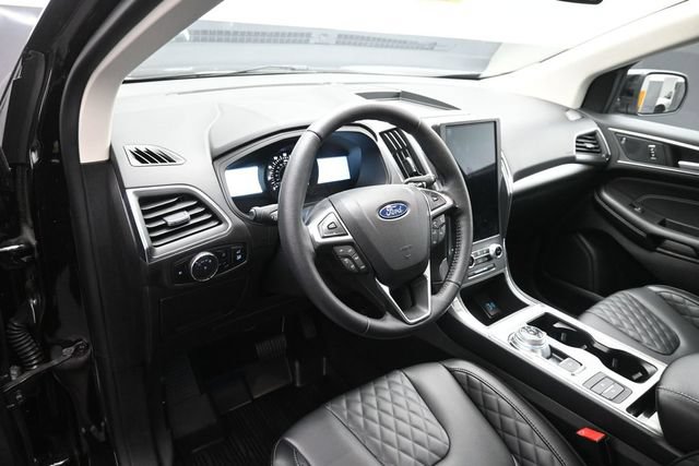 Certified 2024 Ford Edge Titanium AWD/4WD image 9