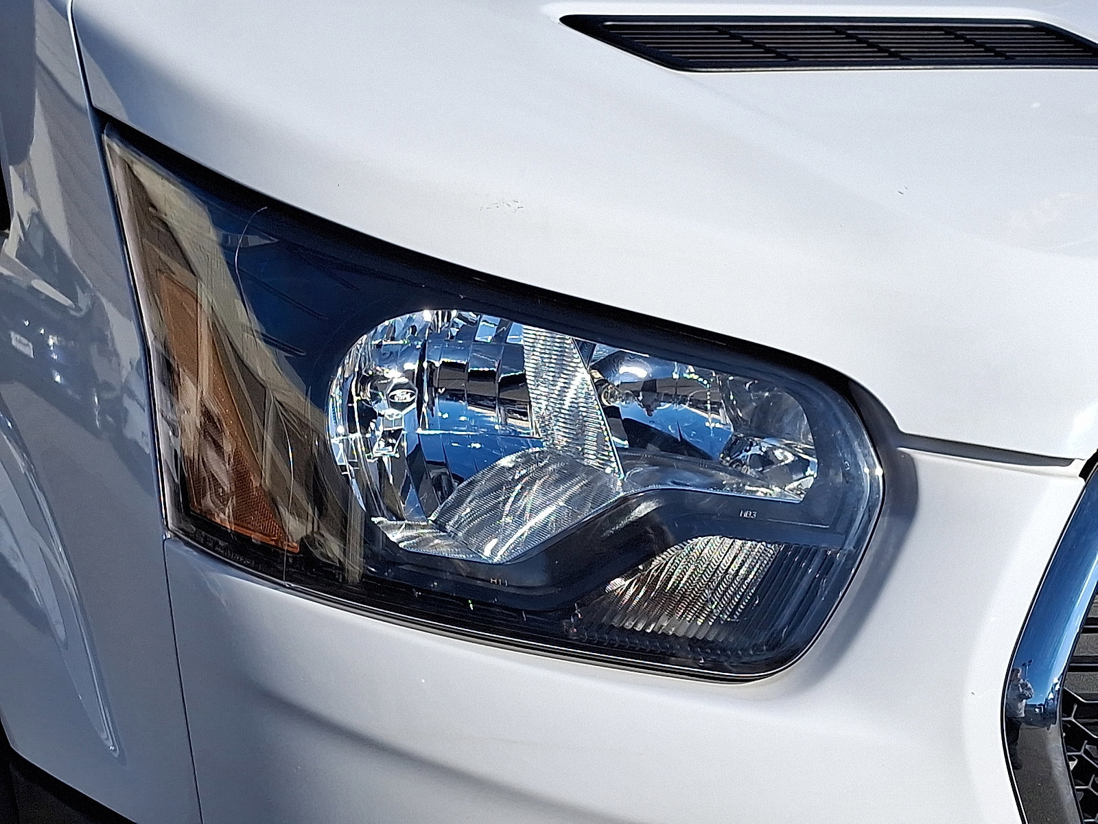 Certified 2024 Ford Transit 250 w/ Exterior Upgrade Package image 9