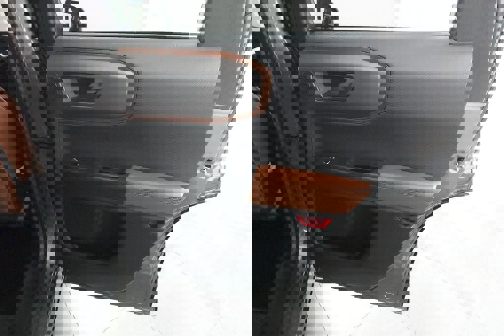 Certified 2025 Ford Bronco Sport Outer Banks w/ Outer Banks Tech Package+ AWD/4WD image 30