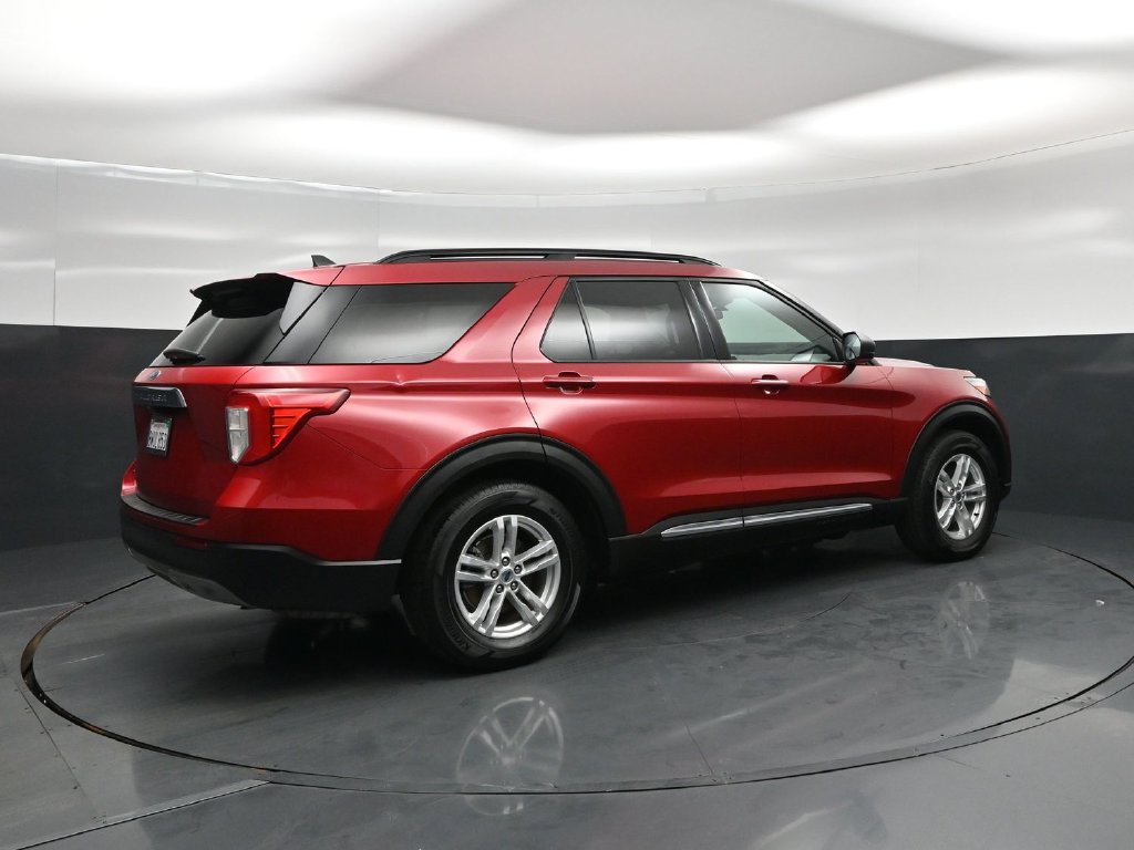 Certified 2021 Ford Explorer XLT w/ Equipment Group 202A RWD image 26