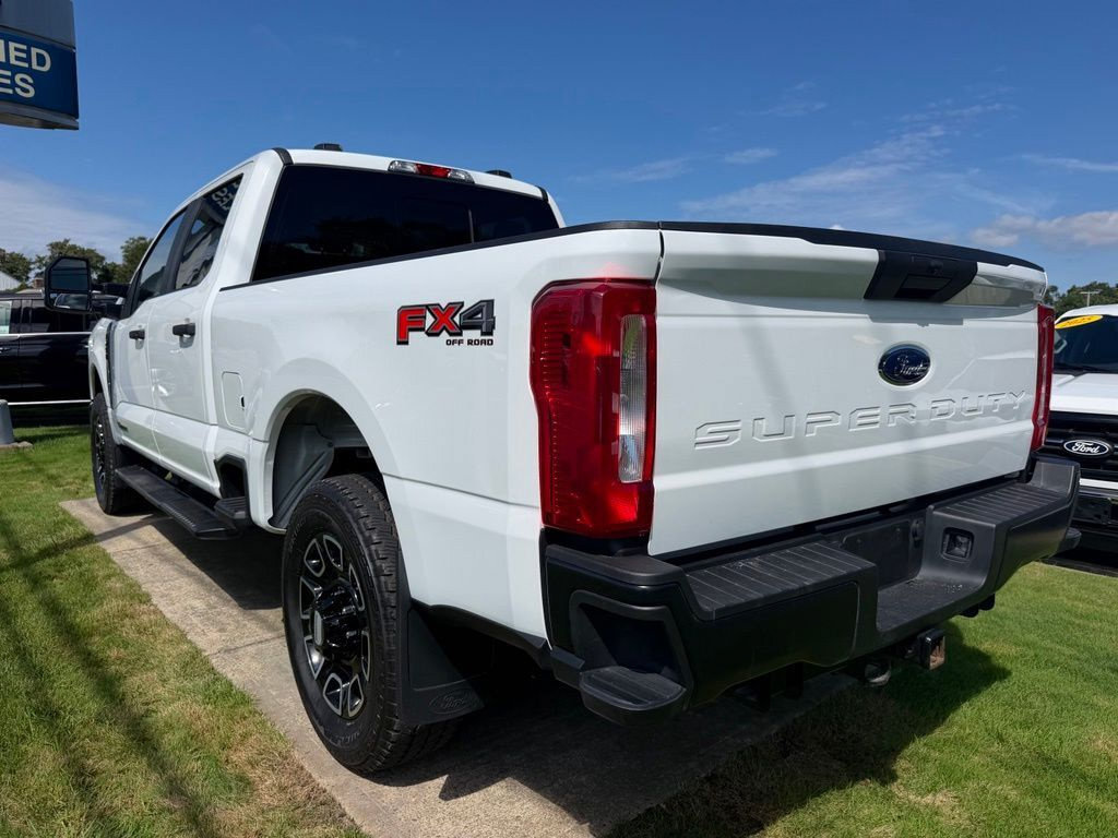 Certified 2025 Ford F250 XL w/ XL Off-Road Package AWD/4WD image 3