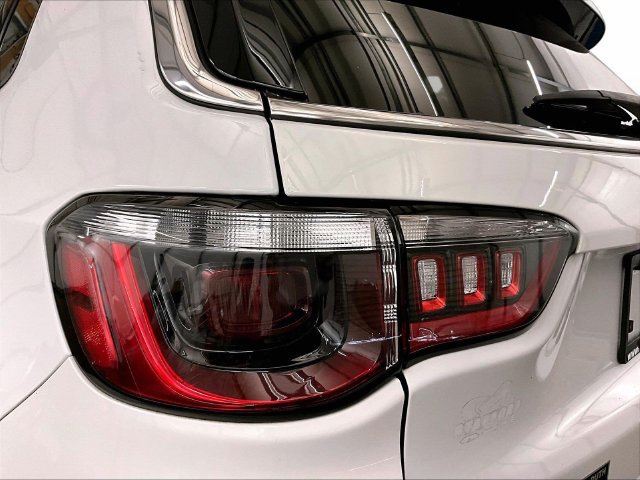 Used 2022 Jeep Compass Limited AWD/4WD image 28