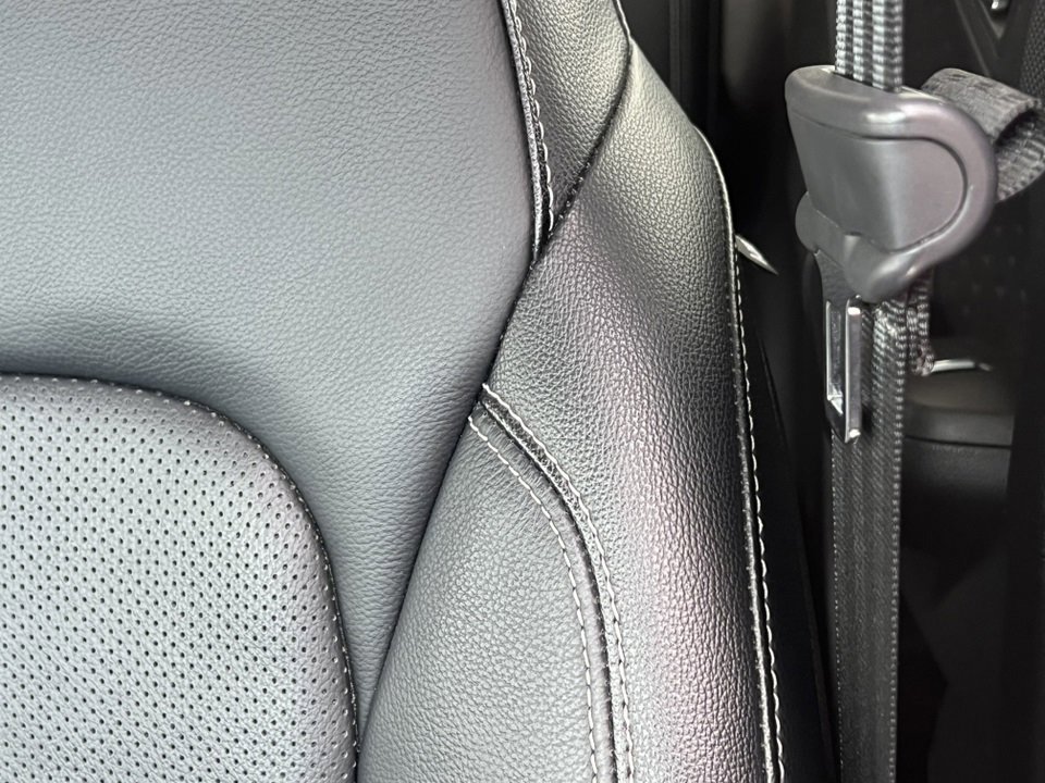 Certified 2020 Ford Escape Titanium image 17