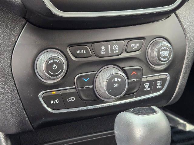Used 2020 Jeep Cherokee Latitude Plus AWD/4WD image 26