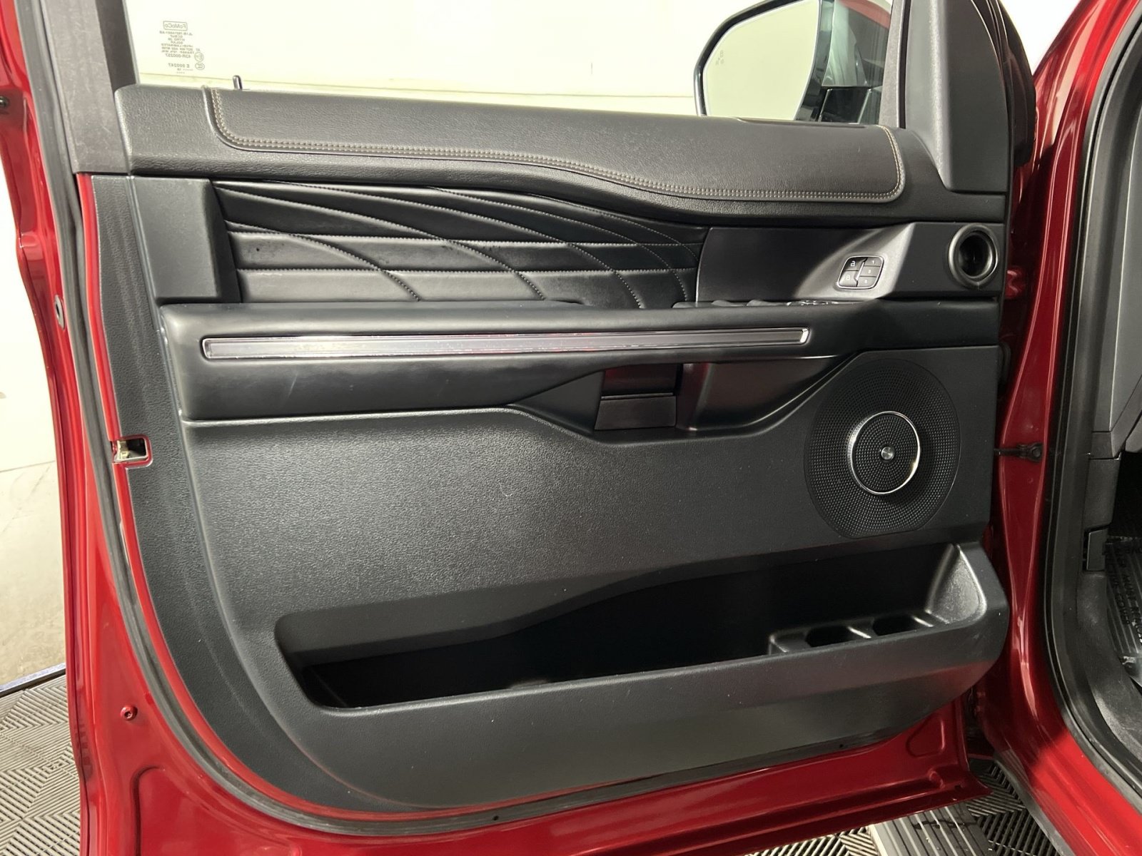 Certified 2019 Ford Expedition Platinum AWD/4WD image 14
