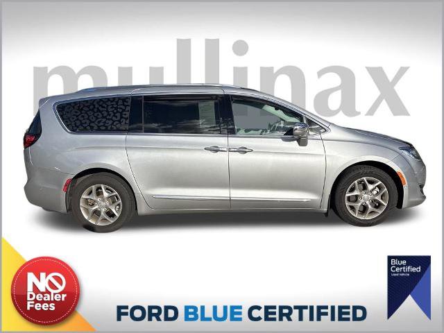 Used 2017 Chrysler Pacifica Limited w/ Advanced Safetytec Group