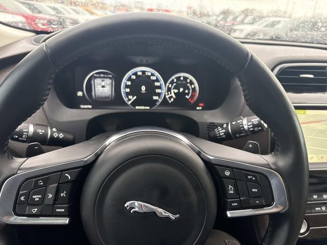 Used 2018 Jaguar F-PACE Prestige image 37