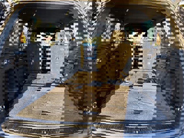 Used 2023 Jeep Grand Cherokee L Laredo image 14