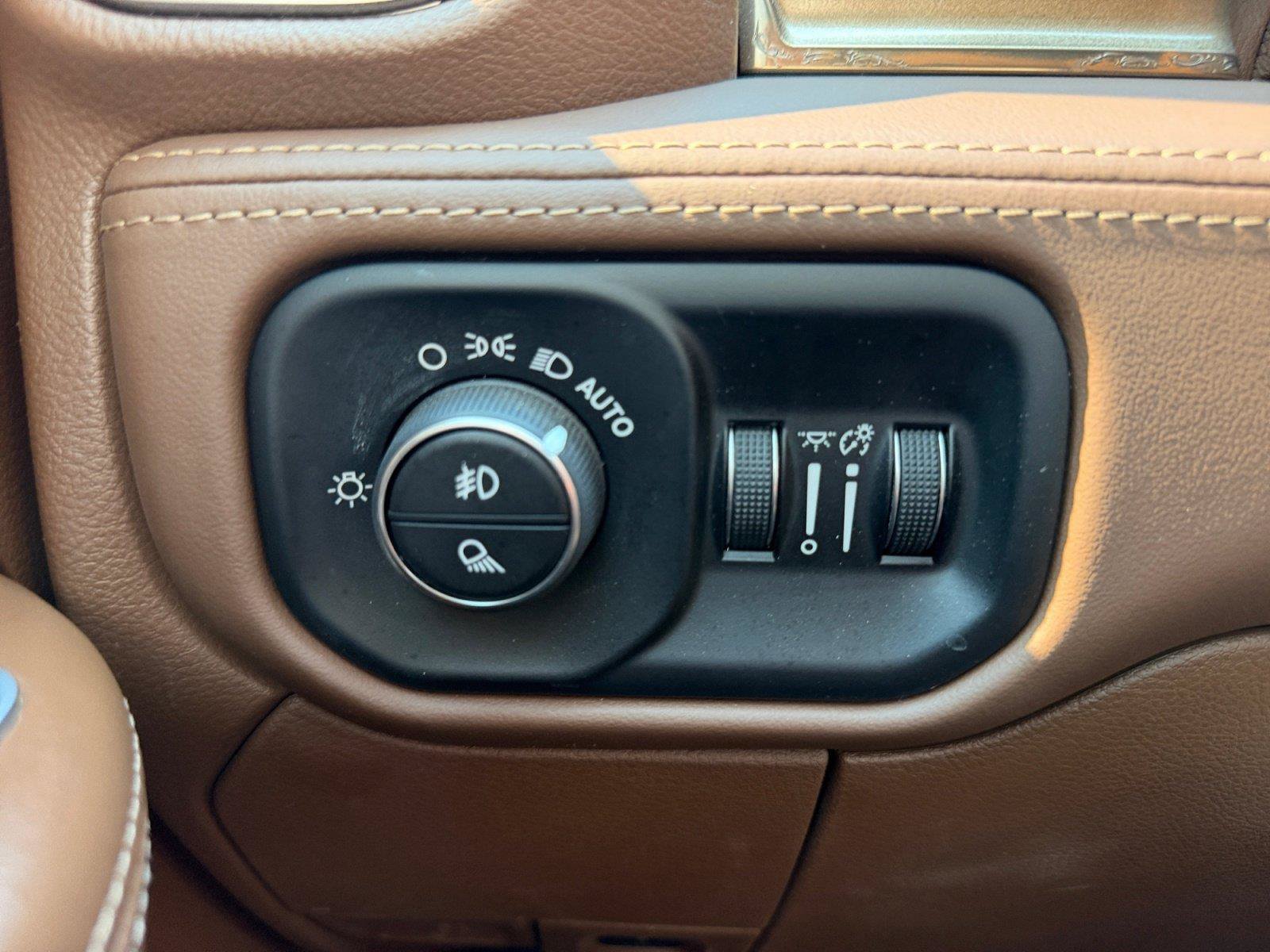 Used 2024 RAM 3500 Limited w/ Safety Group AWD/4WD image 23