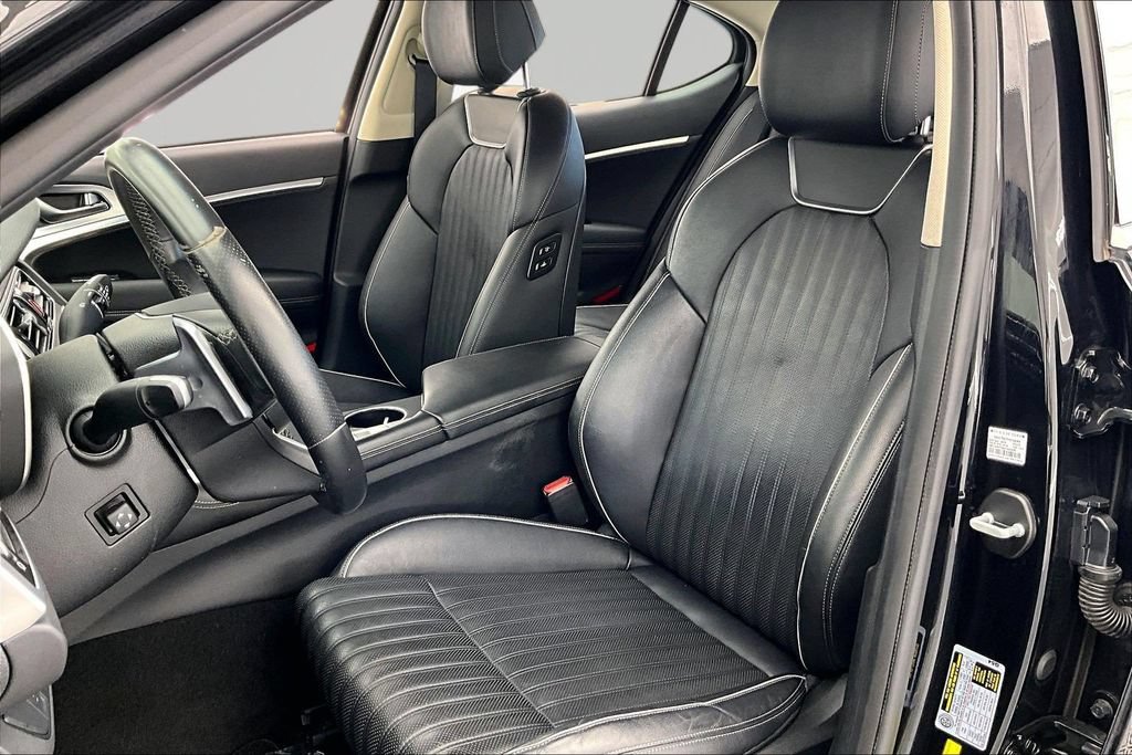 Used 2022 Genesis G70 3.3T AWD/4WD image 25