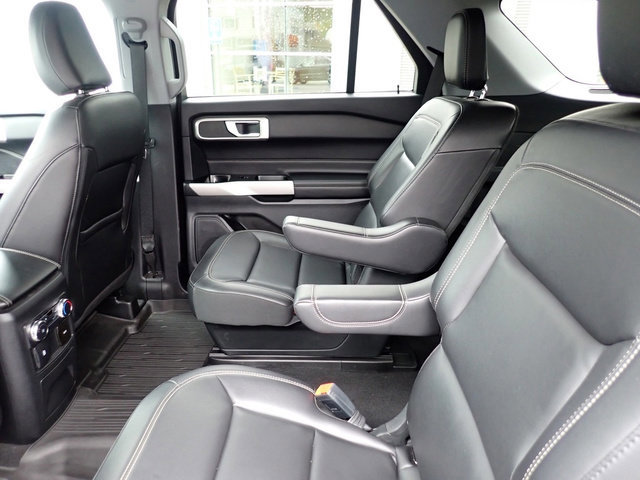 Certified 2022 Ford Explorer XLT w/ Equipment Group 202A image 13