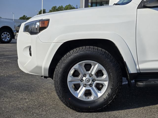 Used 2021 Toyota 4Runner SR5 AWD/4WD image 9