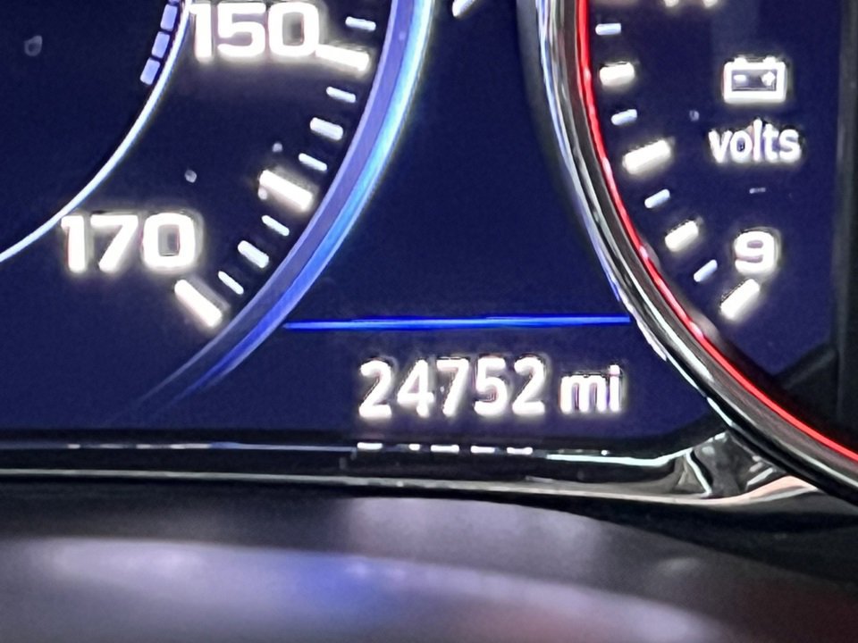 Used 2023 GMC Acadia Denali w/ Trailering Package image 12