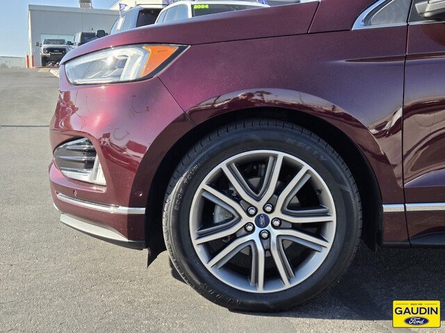 Certified 2019 Ford Edge Titanium w/ Equipment Group 301A FWD image 10